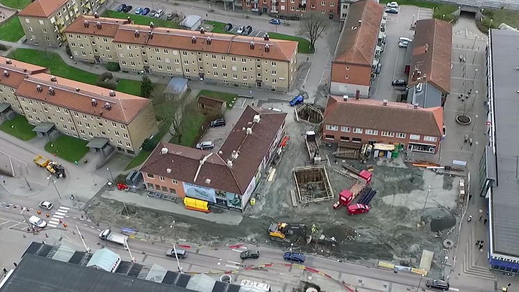 Ombyggnaden av Kyrktorget följs från luften med hjälp av drönare. Bild: Partille kommun/Powerphoto
