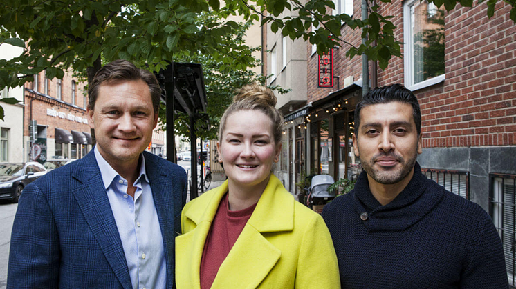 AI-poddens Ather Gattami gästas av Maria Norberg, grundare av och VD på teknikkvinnor samt Gustaf Hag-man, grundare av och VD på LeoVegas. Foto: Viktor Meidal. 