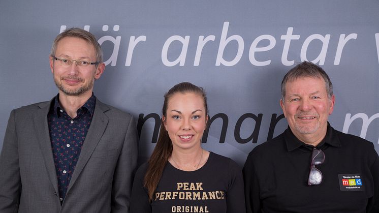 Lynn Carlsson här flankerad av MED:s VD Martin Carlstein (t.v.) och delägare Tomas Johansson 