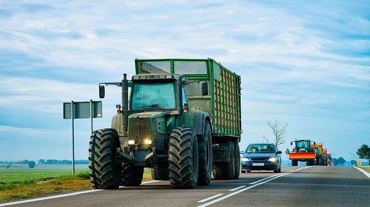 Landbrugskøretøjerne indtager vejene