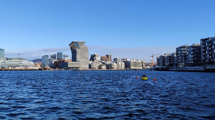 Målebøyer fra Cautus Geo gjør automatisk overvåking flere steder, også her i indre havn i Oslo.