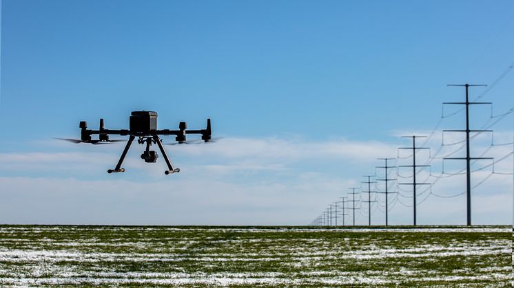 DJI M300 inspecting power lines