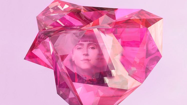 Laleh släpper albumet  "Kristaller" den 16 september och åker på arenaturné