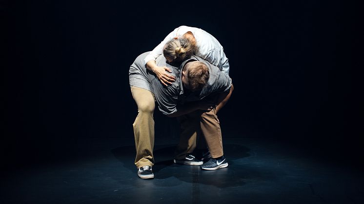 Karin Oscarsson och Viktor Björkberg i Gegget. Foto: Niclas Fasth.