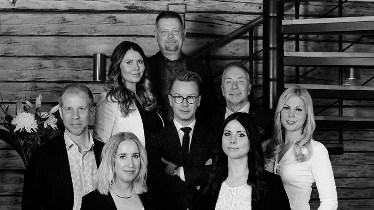 HusmanHagberg Luleå, fr v; Ola Nyberg, Therese Backman, Tommy Jonsson, John Nilsson, Lars-Åke Källhammer, Marie Östling. Längst fram; Emma Bladfält, Nina Kaewsit.