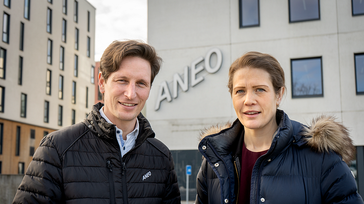 Mathew Creese (t.v.), balanse- och portföljspecialist, och Ragnhild Remmen Bull, chef för Energy Management Services på Aneo. 