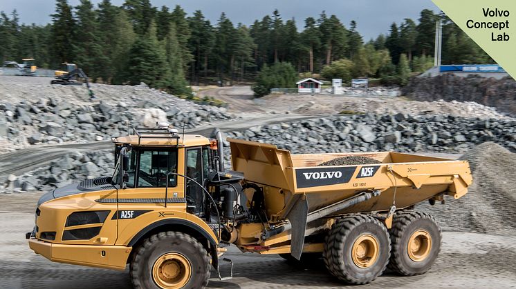 Självgående dumper Volvo A25F - autonom maskinprototyp