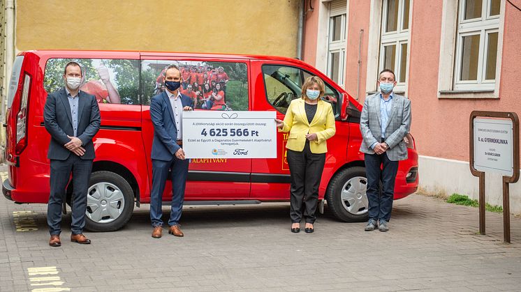 A Ford Magyarország 4,6 millió forinttal támogatja a beteg gyerekeket Összefogtak a Ford tulajdonosok és a márkakereskedők 