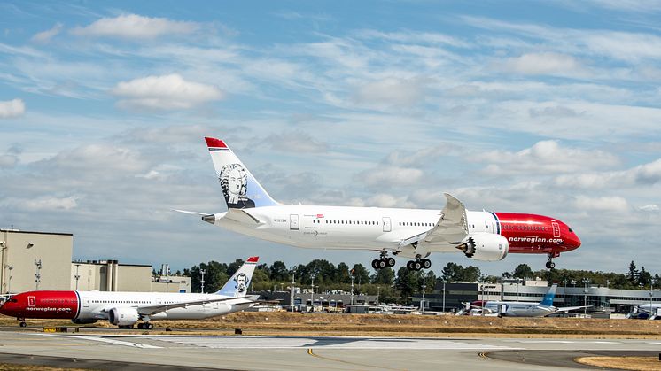 Tre Norwegian Dreamliner på Boeingfabriken i Seattle