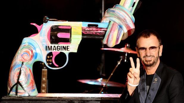 Ringo and the Knotted Gun (2)