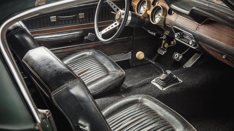 Original-1968-Mustang-Bullitt-interior-2