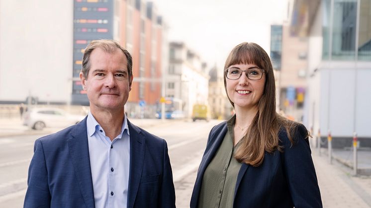 Mårten Lilja, vice vd Riksbyggen och chef för affärsområde Bostad och Johanna Ode, bostadspolitisk expert.