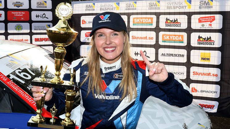 Klara Andersson kör rallycross-VM i Belgien