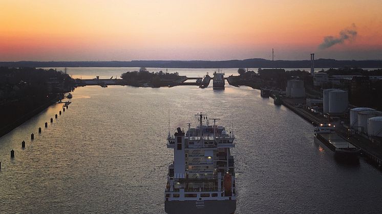 Der Nord-Ostsee-Kanal erstrahlt bei der 15. NOK-Romantika in einem Lichtermeer