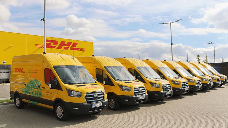 Na české silnice míří 14 vozů Ford E-Transit v ikonických barvách DHL﻿