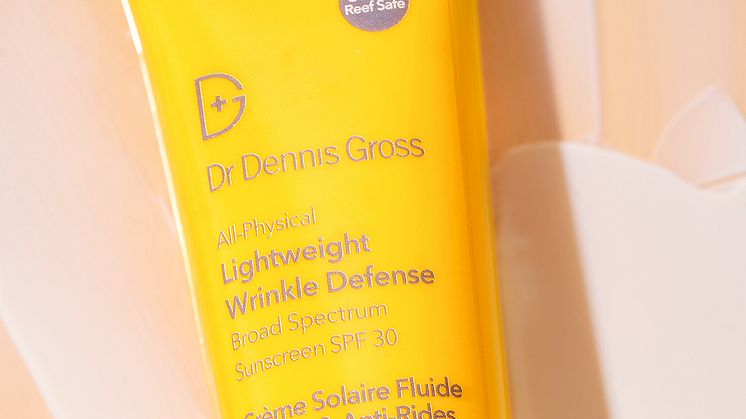 Dr Dennis Gross All Physical Lightweight Wrinkle Defense Spf 30 social