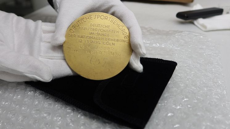 Rückseite der Sieg-Medaille bei den Deutschen Leichtathletikmeisterschaften 1933 in Köln
