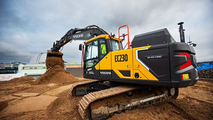 På eComExpo i Arlandastad den 27-28 september går det bland annat att provköra den 23-ton tunga eldrivna bandgrävmaskinen Volvo EC230 Electric.