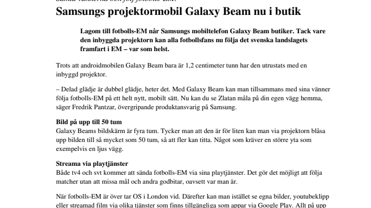 Samla vännerna och följ fotbolls-EM: Samsungs projektormobil Galaxy Beam nu i butik