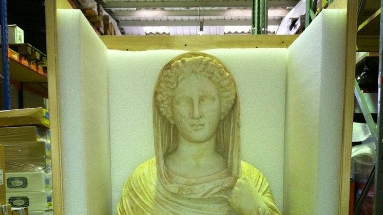 Seized statue depicting the goddess Persephone.JPG