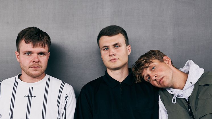 Den 5. november kan du opleve hits som “Flammer Rammer” og “Miner_paa_papir”, når de tre popsnedkere i PATINA skruer helt op for indiepop-charmen.