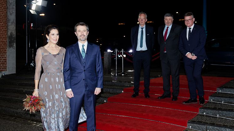 D.K.H. Kronprins Frederik og Kronprinsesse Mary ankommer til Kronprinsparrets Priser 2020 på Værket i Randers. 