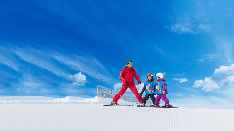 Barn och skidlärare Valles Skidskola