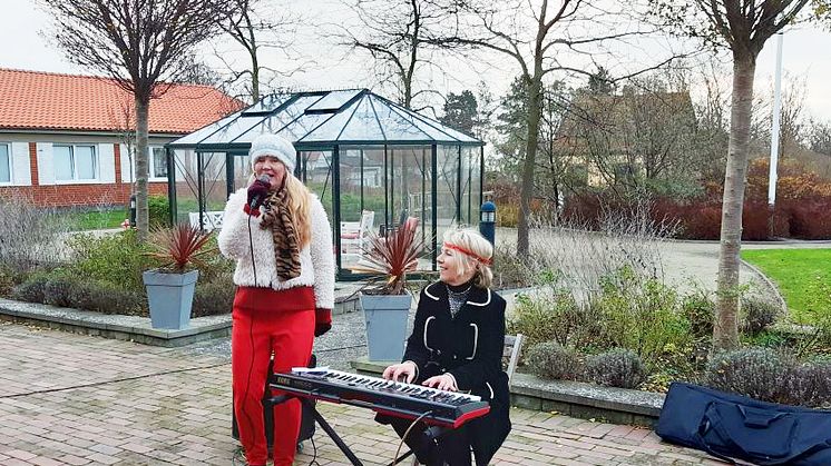Julsångsturné, Agnes Berg och Karin Turesson  