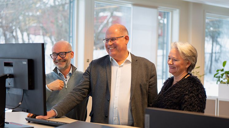 Fra venstre Christian Moxheim (digital forretningsutvikling forsikring), Trond Fladvad (leder Storebrand Forsikring), Nan Evy Stende (salgsspesialist personforsikring)