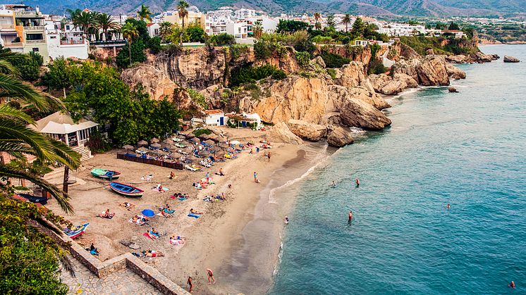 Nerja längs Costa del sol är en av de mest populära orterna för svenska bostadsköpare.