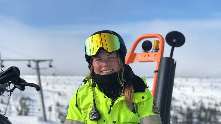 Emma Mårgård, som jobbar som skoterpatrullör i Tandådalen/Hundfjället hos SkiStar Sälen. 