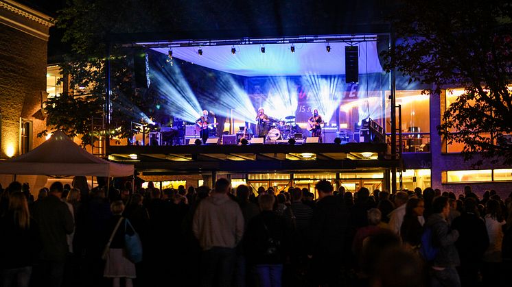 Konsert på Stortorget, takscenen. Foto: Meredith Andrews