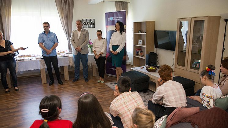 Evenimentul de inaugurare al casei de tip familial din Bistrița