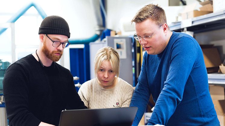 Elin, Kristofer och Dennis arbetar med RO-anläggningarna