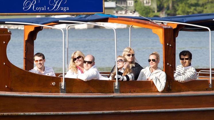 Pressbild - Strömma Kanalbolaget - Kungliga Haga båt med gäster