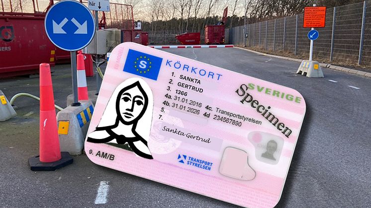 Från och med 8 april visar du körkortet för att öppna bommen på återvinningscentralerna i Kungsbacka.