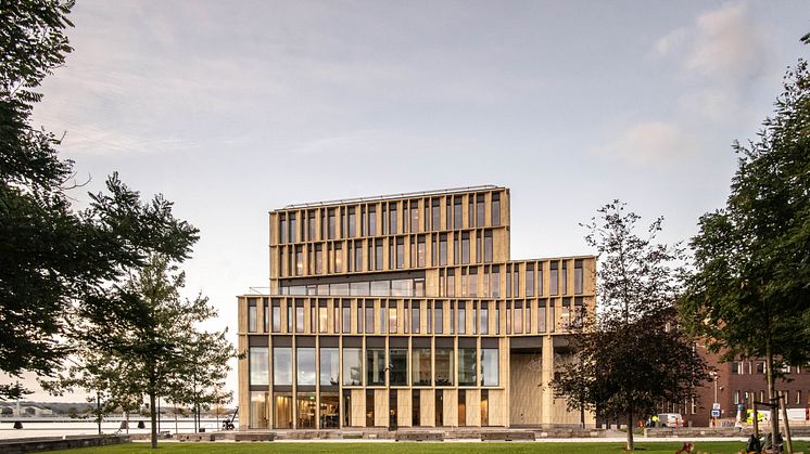 Den nya domstolsbyggnaden för Göta hovrätt och kammarrätten i Jönköping invigdes på torsdagen. 