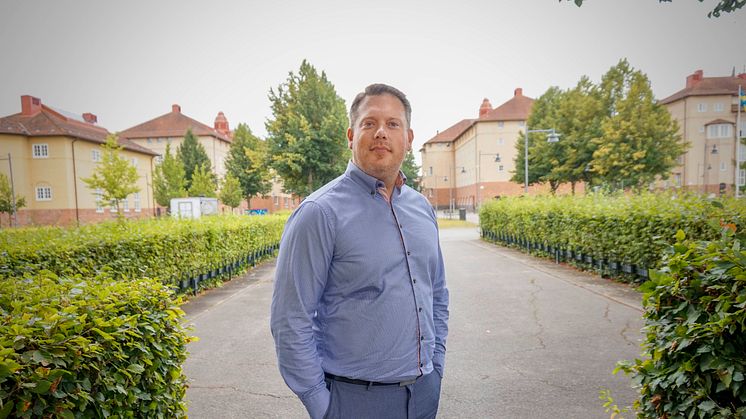 Redan som student på ekonomprogrammet vid Högskolan på Gotland var Martin Abrahamson fascinerad av mekanismerna i samband med börsintroduktioner. Nu lägger han fram sin avhandling i ämnet.