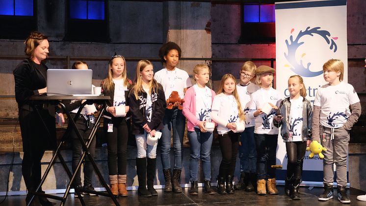 Lena Blad, VD Gästrike Vatten och Barnstyrelsen på Duvbackens 50-årsjubileum. Foto: Patrica Kingdon