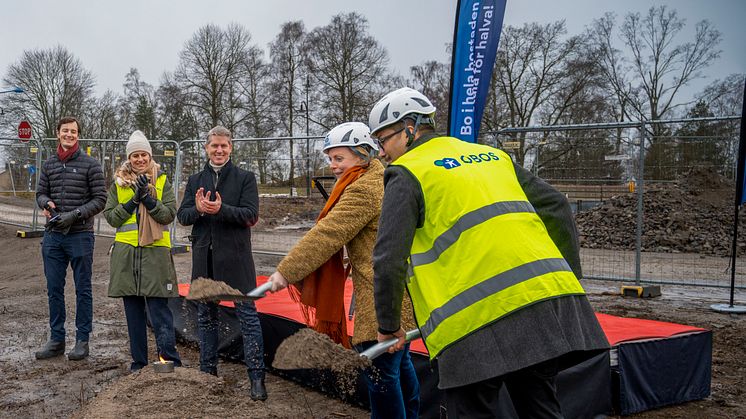 Första spadtaget för Brf Strandvägen i Sollentuna – byggstart för bostäder inom OBOS Deläga