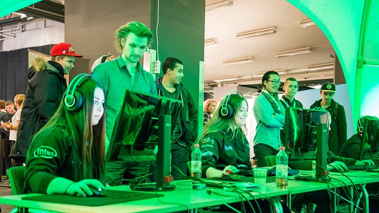 Publiksuccé för e-sport på Kunskap & Framtid