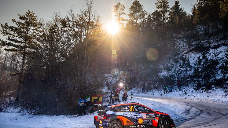 Oliver Solberg, Thierry Neuville och Ott Tänak tacklar etapperna runt Umeå i nya Hyundai i20 N Rally1.