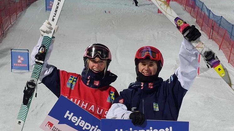 Moa Gustafson och Robin Olgård vinner Svenska Spels Hejapris på torsdagen på Europacupen i Hammarbybacken