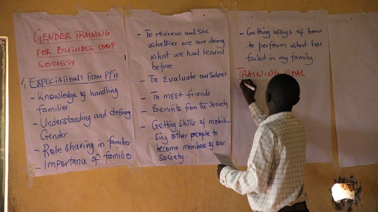 Linda Andersson besöker jämställdhetskurs i Uganda