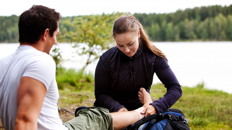 805438-camping-first-aid
