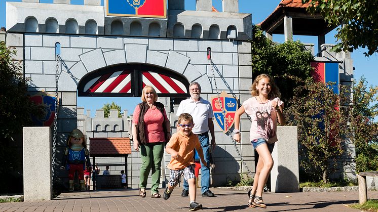 Großelterntag am 13. Oktober:  Oma und Opa erhalten freien Eintritt im PLAYMOBIL-FunPark