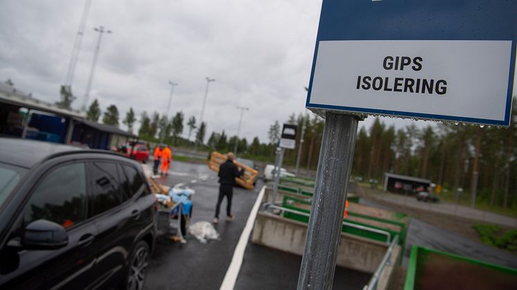 Genom ökade helgöppettider, självservice och fler sorteringsmöjligheter har vi förenklat och förbättrat möjligheterna för kunderna att återvinna, i linje med kundernas önskemål. 