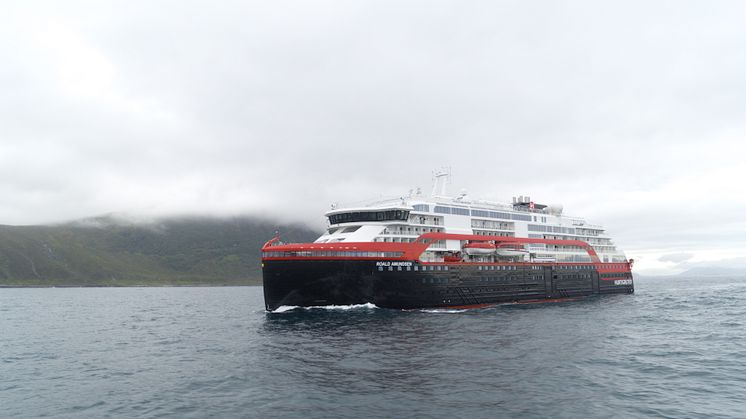 Hurtigruten MS Roald Amundsen 005 - hybrid powered - photo Hurtigruten