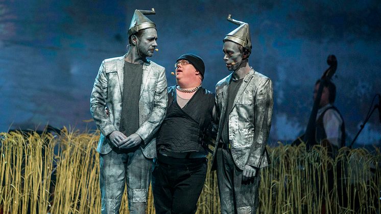 Glada Hudik-teatern till Leksand med  Trollkarlen från Oz 