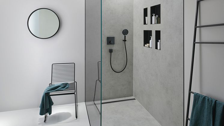 Med de nye hansgrohe RainDrain designafløb får du et fuldendt look i badeværelset. Afløbene passer til hansgrohes eksisterende brusersortiment i design og overflader.